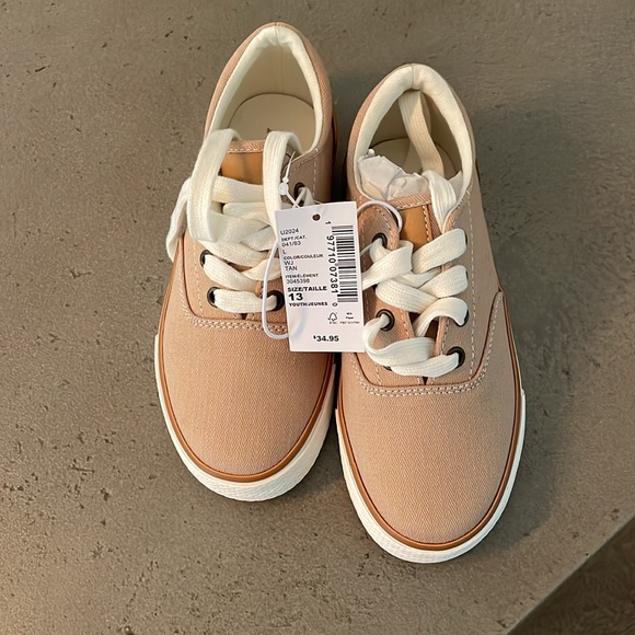 Never worn dressy sneaker - Picture 2 of 2